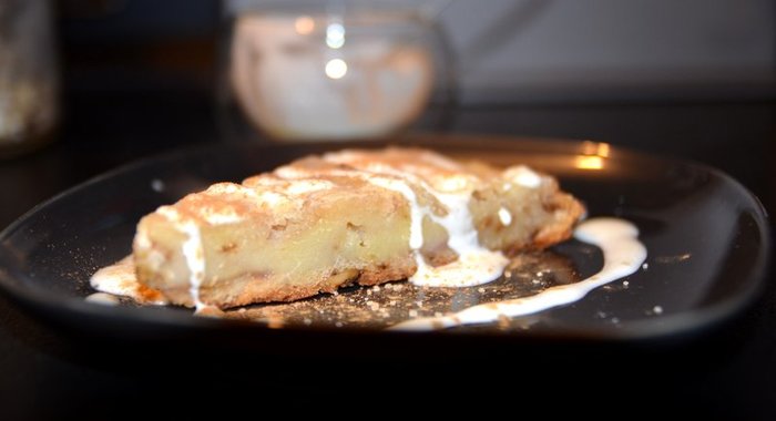 Сладкий пирог с грушей и орехами