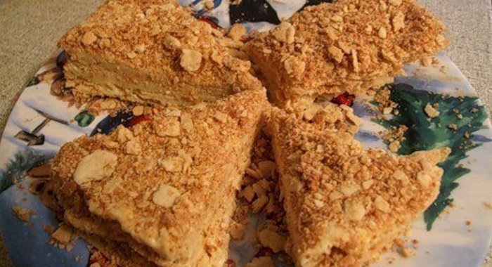 Торт «Наполеон» с кремом из сгущенного молока