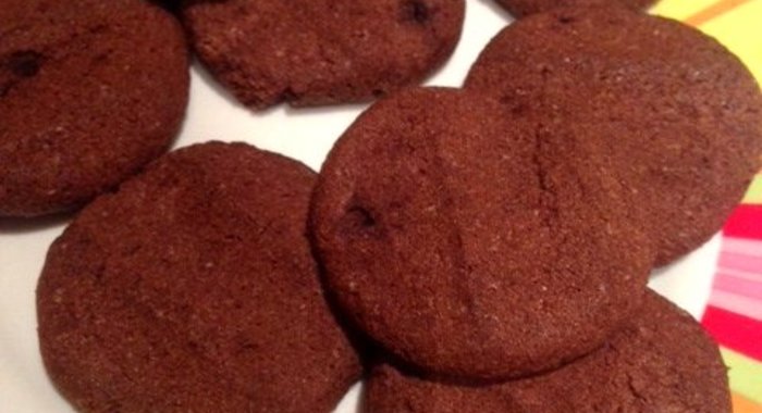 Шоколадное печенье из гречневой муки