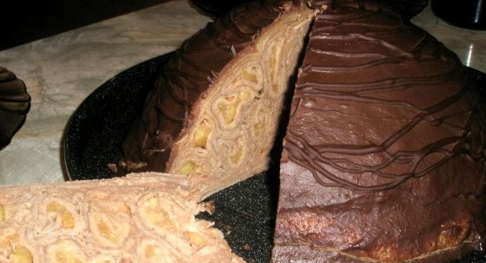 Блинный торт с шоколадным кремом