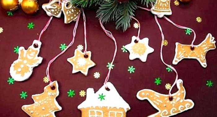 Рождественское печенье в белковой глазури
