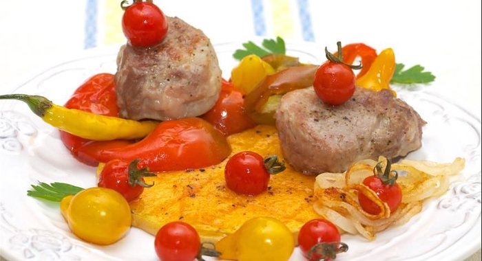 Стейк из тыквы с филе миньон