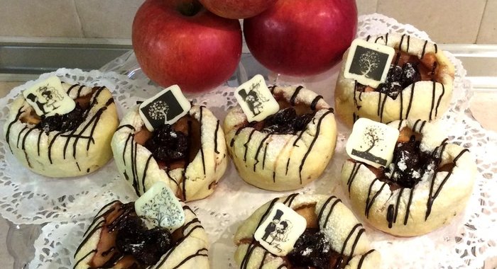 Яблоки в тесте