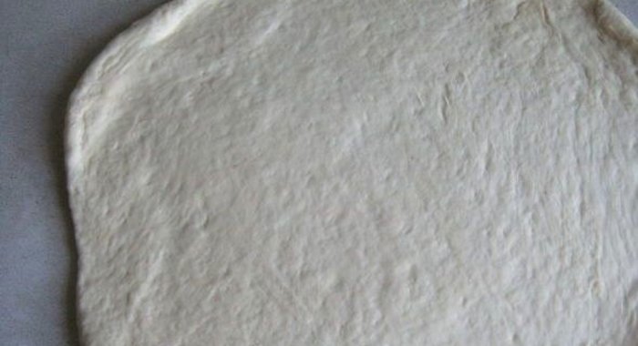 Дрожжевое тесто для рыбного пирога