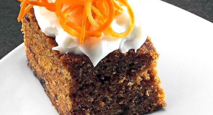 Морковный пирог с кокосовыми сливками