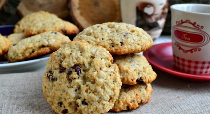 Овсяное печенье с изюмом