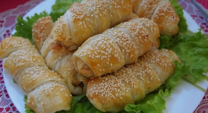 Куриные сосиски в тесте