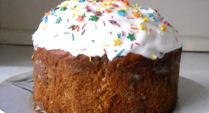 Кулич с белым изюмом