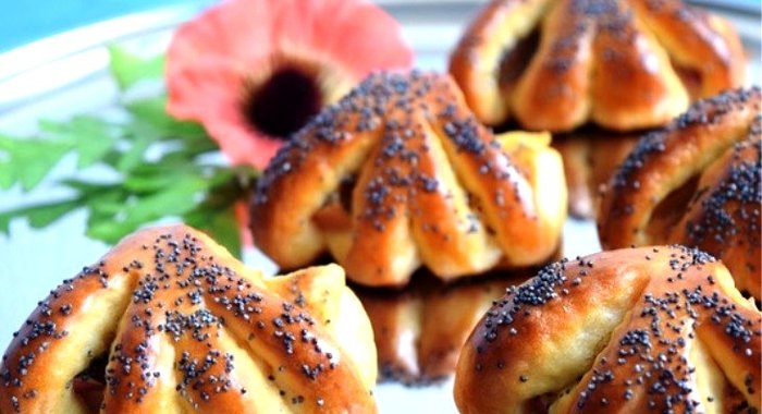 Конвертики с яблоками из творожного теста