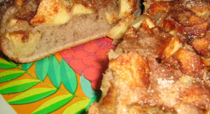 Яблочный пирог с корицей