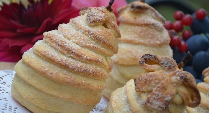 Ромовые груши в творожном тесте