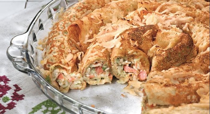 Блинный пирог со шпинатом