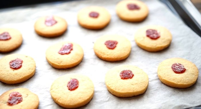 Песочное печенье с джемом