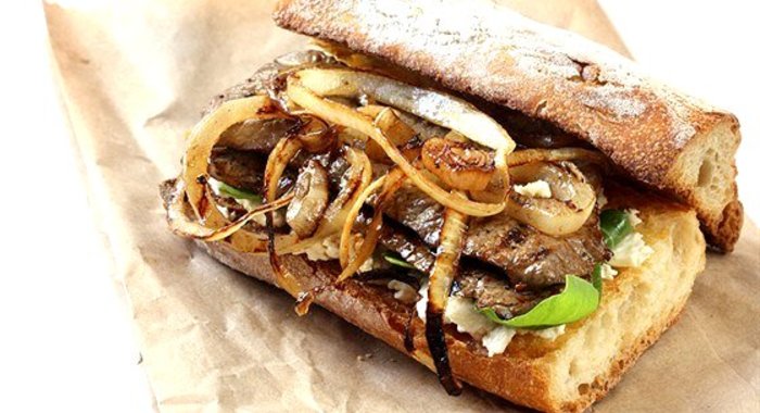 Говяжьи стейки в багете