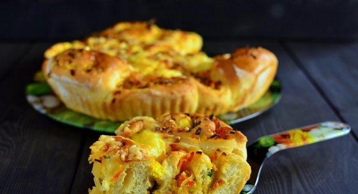 Пирог с капустой луком и яйцом