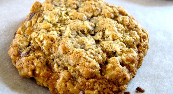 Овсяное печенье с фруктами и орехами