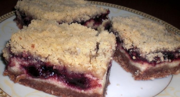 Пирог со смородиновым джемом