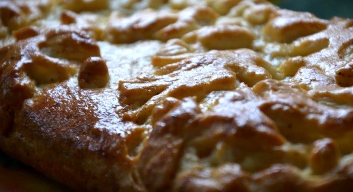 Пирог картофельный с копченой колбасой