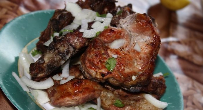Шашлык из свиных шейных антрекотов