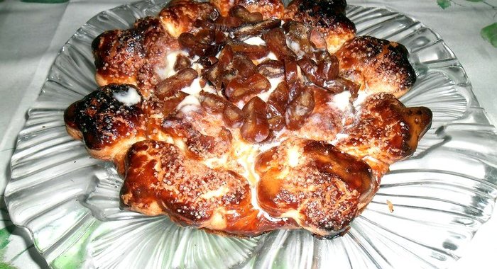 Слоеный пирог с финиками