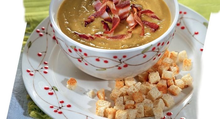 Гороховый суп с копченой грудинкой