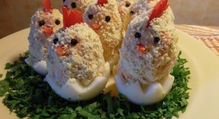 Закуска из куриного филе, моркови и яиц