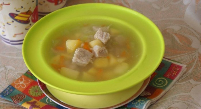 Суп на мясном бульоне с рисом и овощами