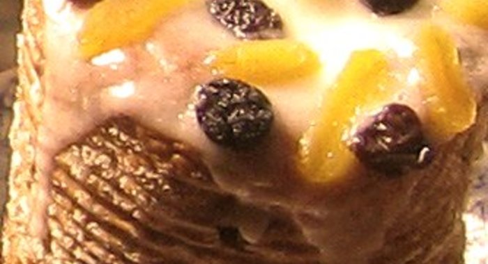 Кулич с изюмом в глазури