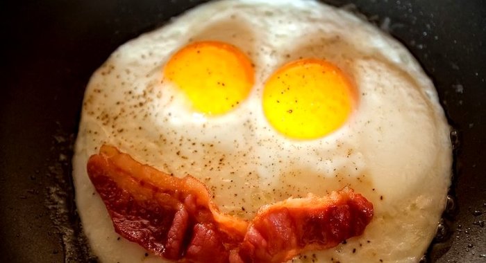 Яичница с ветчиной