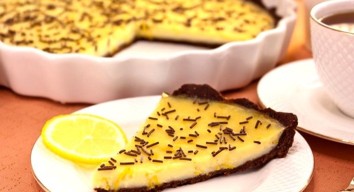 Шоколадный торт с лимонным кремом