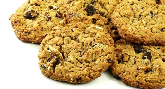 Яблочные печенья с орехами, изюмом и специями