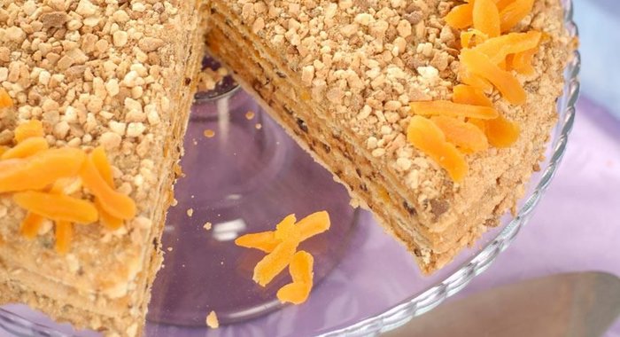 Сметанный торт с черносливом