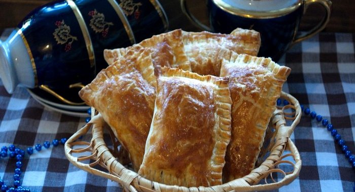 Конвертики из слоеного теста