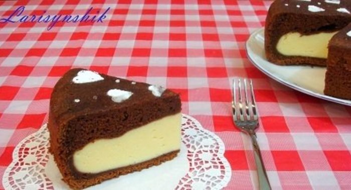 Сметанный бисквит с творожной начинкой в мультиварке