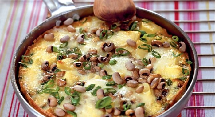 Тортилья с фасолью и фетой в духовке