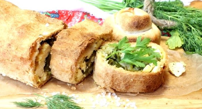 Пирог с брынзой из слоеного теста