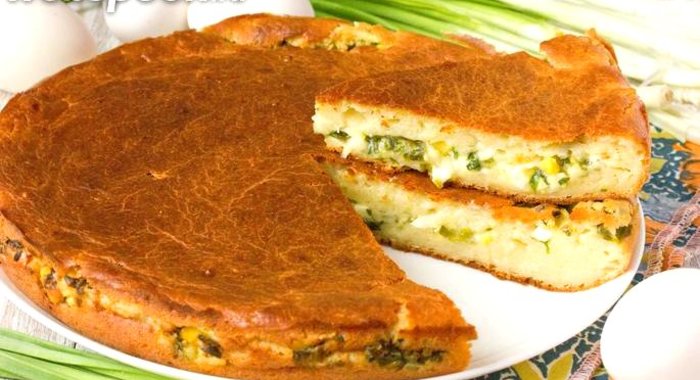Заливной пирог с зелёным луком и яйцом