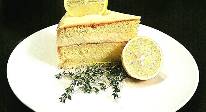 Торт с лимонным курдом и суфле