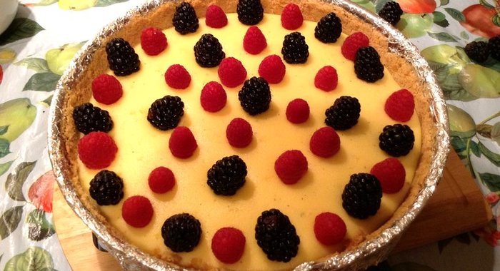 Ванильный чизкейк с ягодами на водяной бане