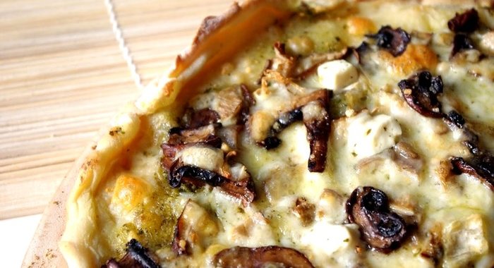 Пицца в домашних условиях с грибами