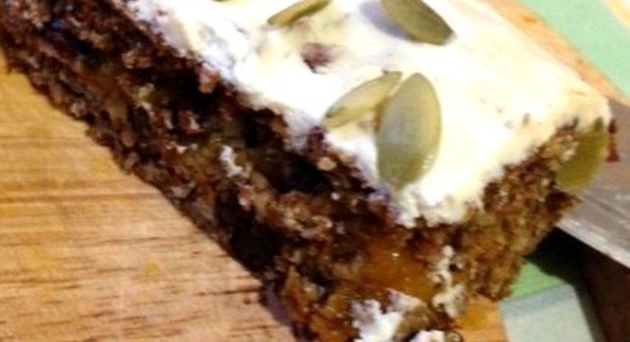 Морковно-овсяный пирог с курагой без сахара