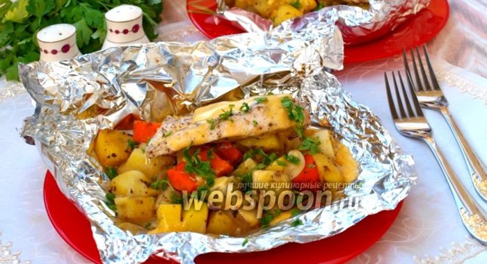 Конвертики с куриным филе, тыквой и картофелем