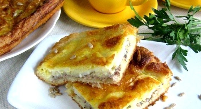 Открытый пирог с рыбой