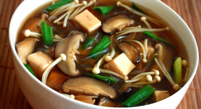 Суп с грибами шиитаке