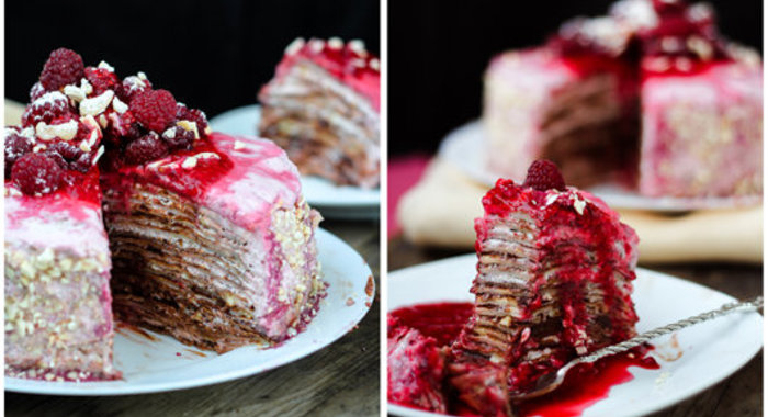 Малиново-шоколадный блинный торт с кешью