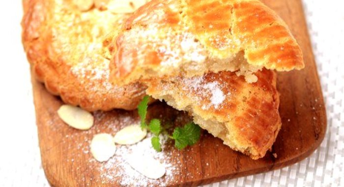 Новогоднее бисквитное печенье со специями и цитрусовыми цукатами