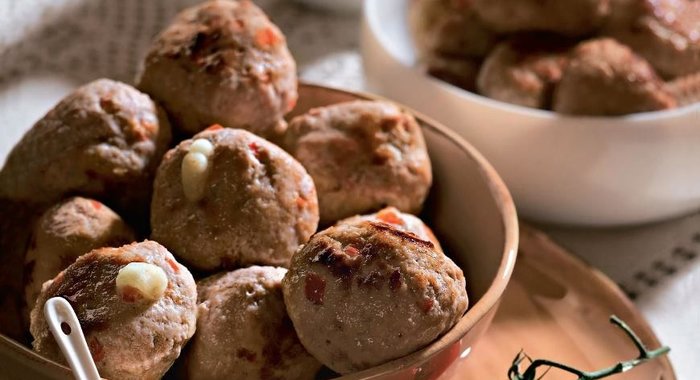 Тефтели с кешью, бананами и карри