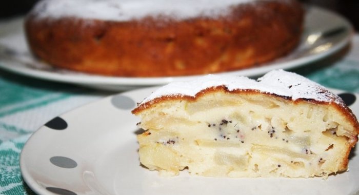 Яблочный пирог с маком в мультиварке
