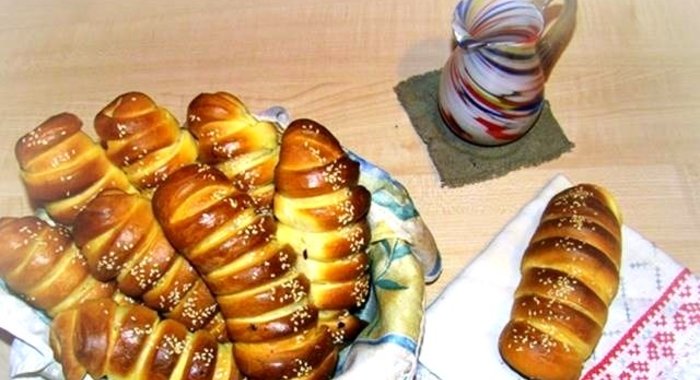 Булочки с сосисками