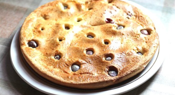 Пирог с черешней